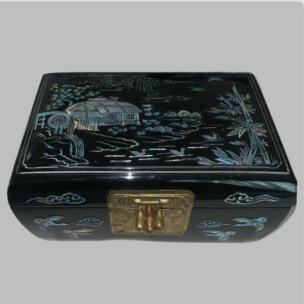 Vtg. Korean Lacquered Jewelry Box: Mother of Pearl Inlay; 2 velvet layered trays